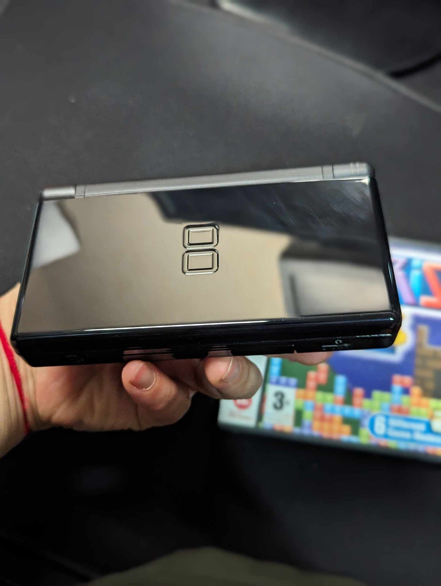 Nintendo DSi Black + TETRIS