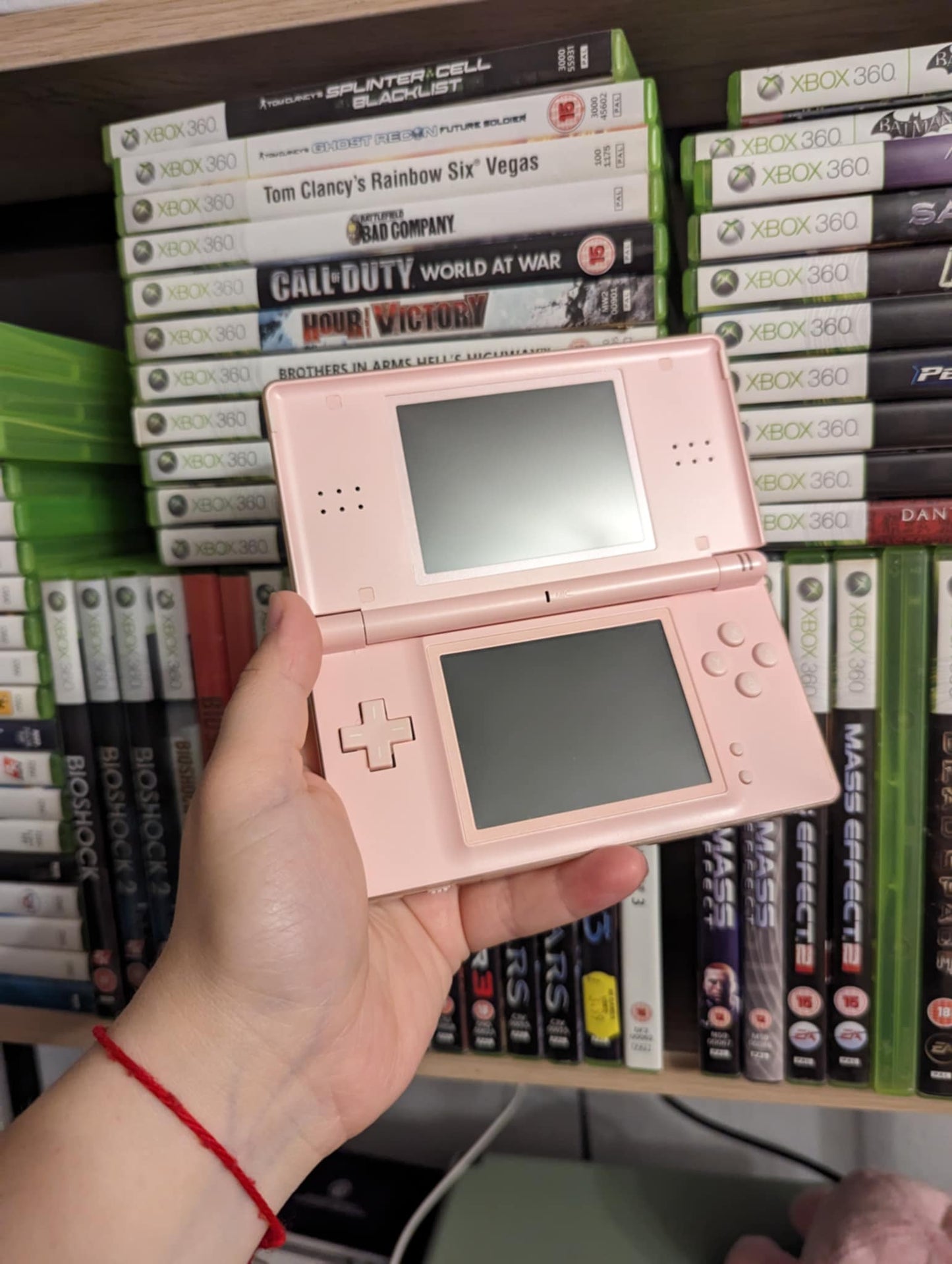 Nintendo DS lite + აქსესუარების ჩანთა