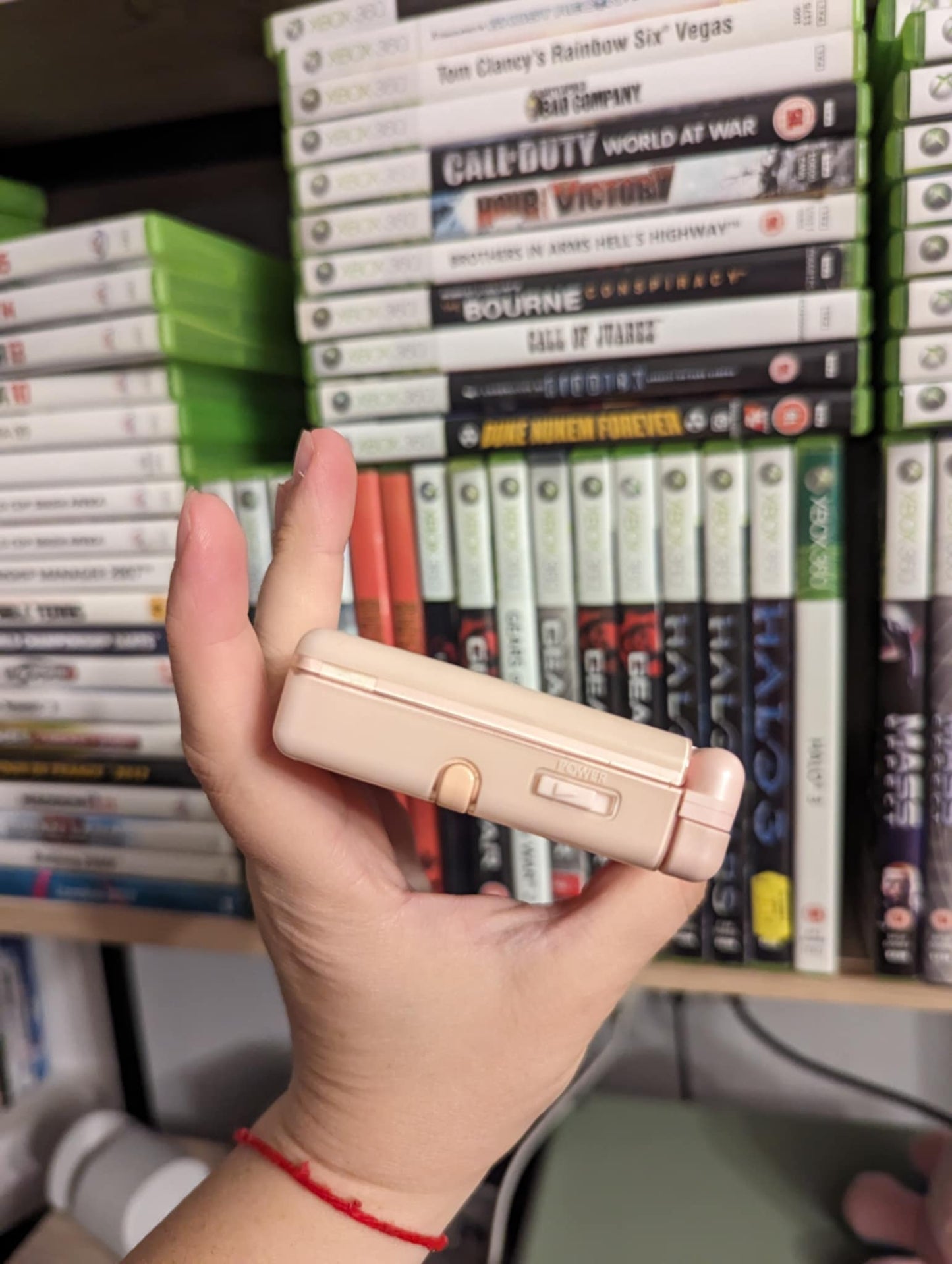 Nintendo DS lite + აქსესუარების ჩანთა