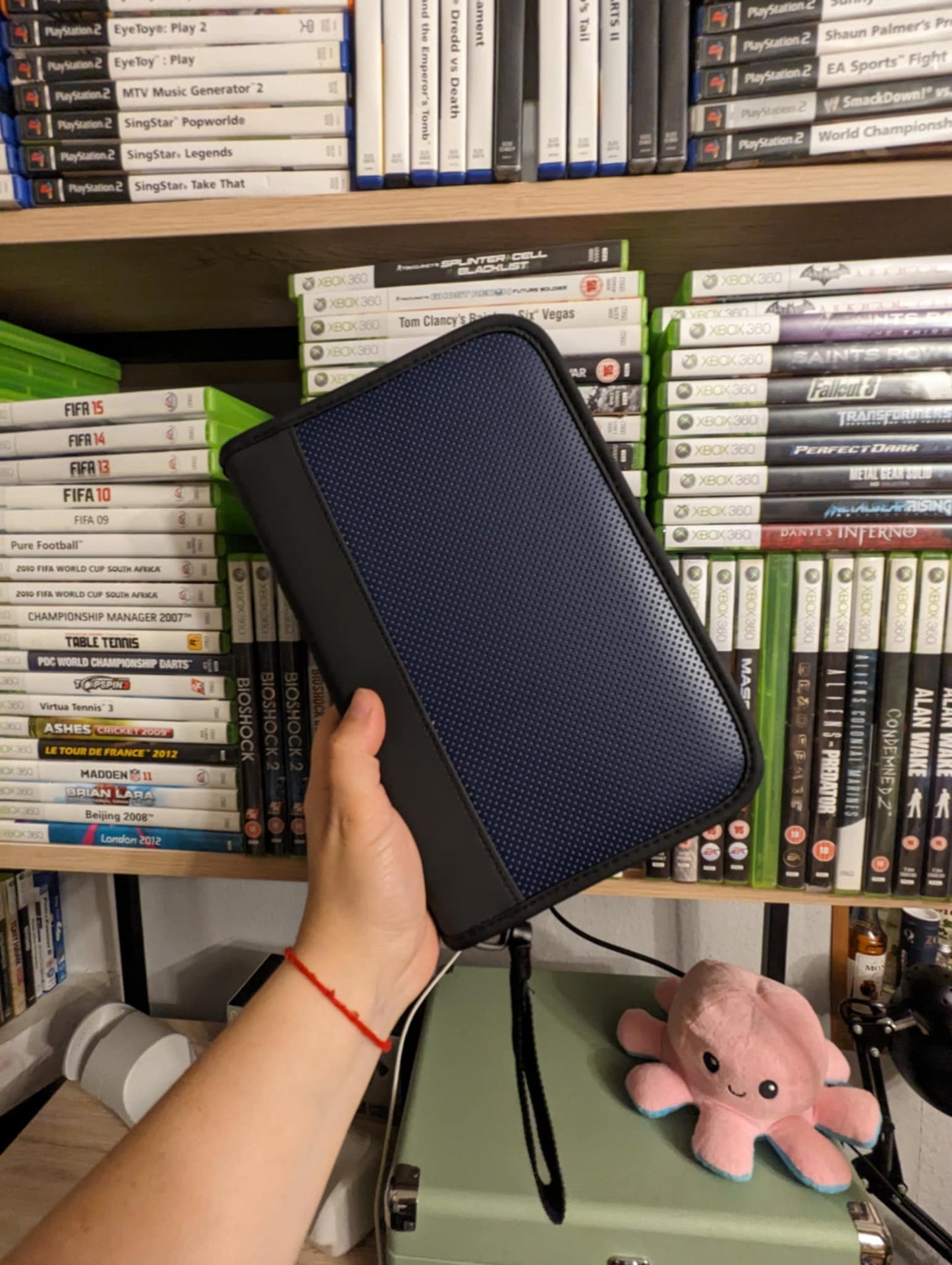 Nintendo DS lite + აქსესუარების ჩანთა