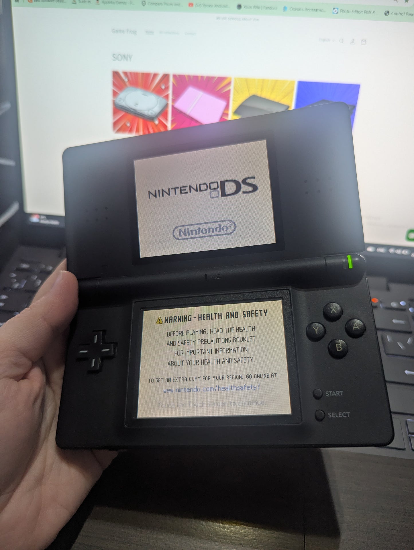 Nintendo DSi Black + mariokart