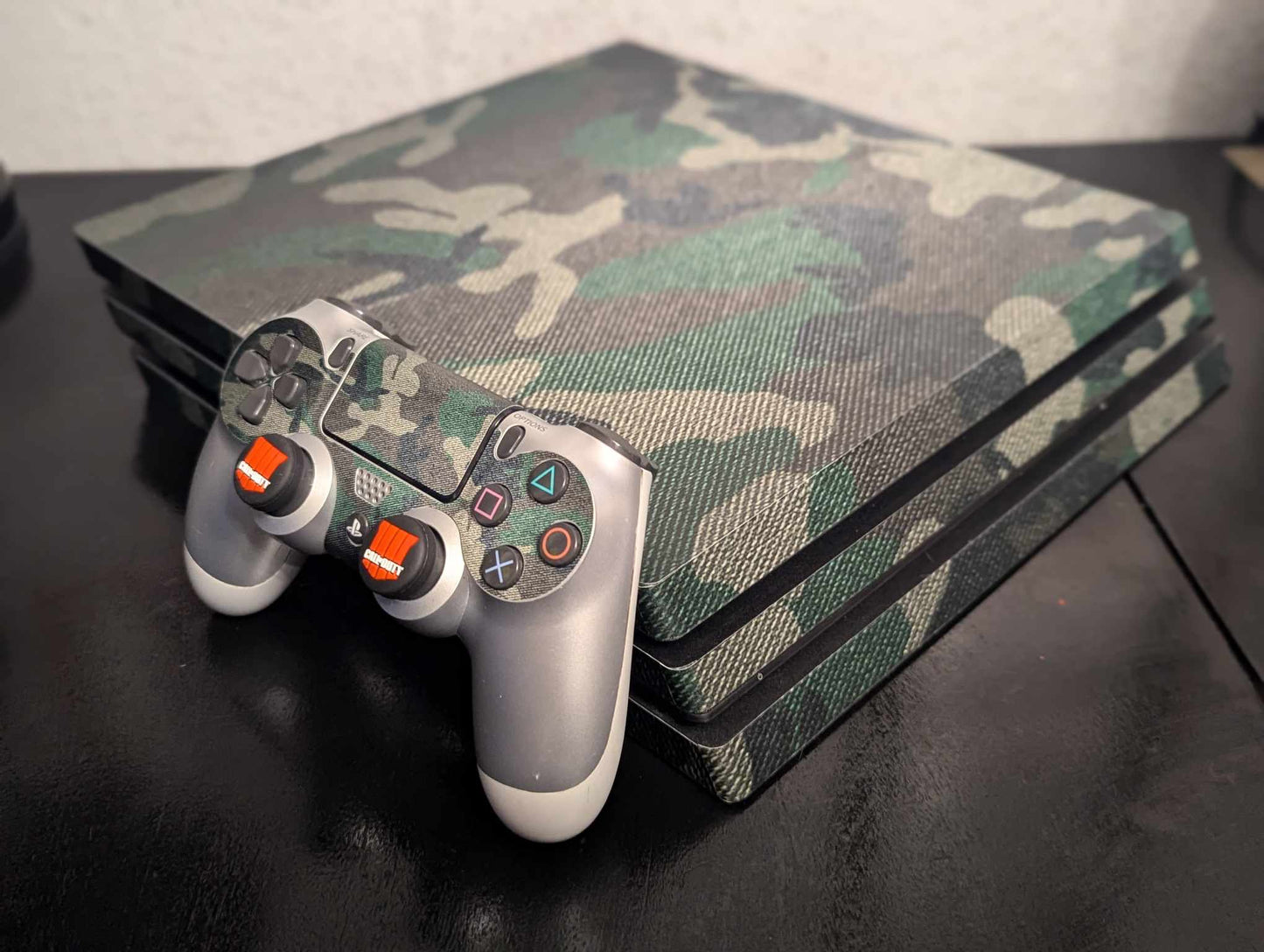 Playstation 4 Pro  - 1 T  თავისი ყუთით