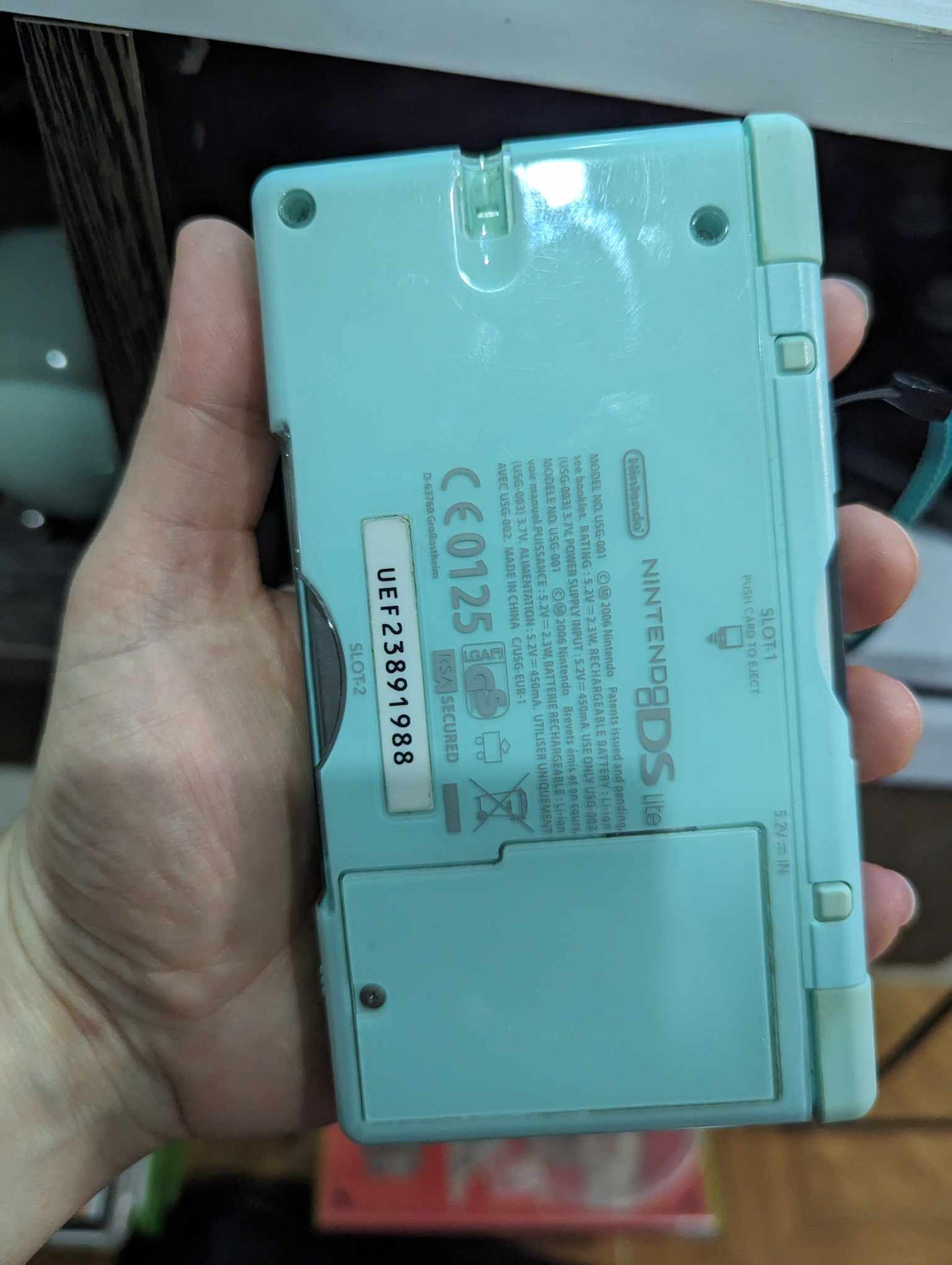 Nintendo DSi Light blue + games